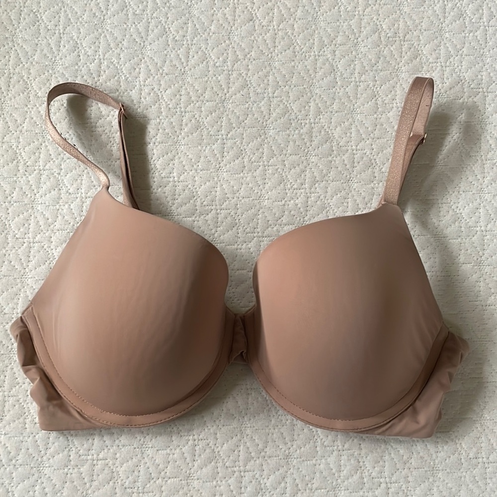 Nude Victoria’s Secret T-shirt bra
